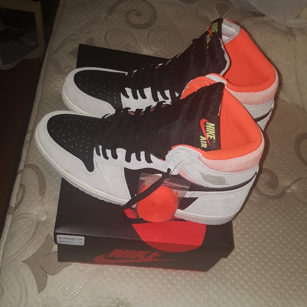 Hyper crimson 1s